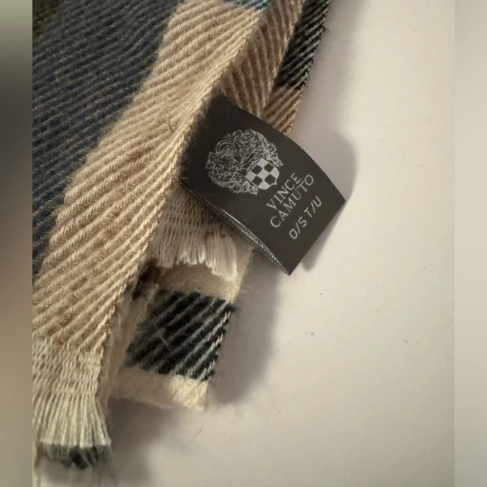 Vince Camuto NWT Set - Faux Fur Beanie & Scarf Set